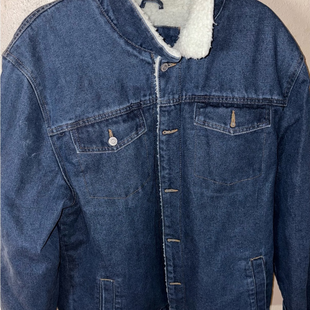 NWOTS DISTORTION BRAND Mens DENIM JACKET WITH SHERPA LINING!